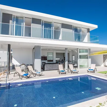 Holiday home Atemberaubende Olivine Mit Meerblick